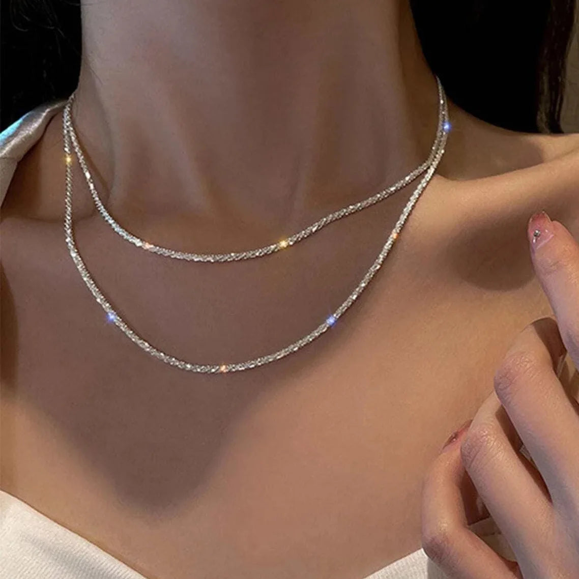 Clavícula Shine – Delicadeza que Ilumina