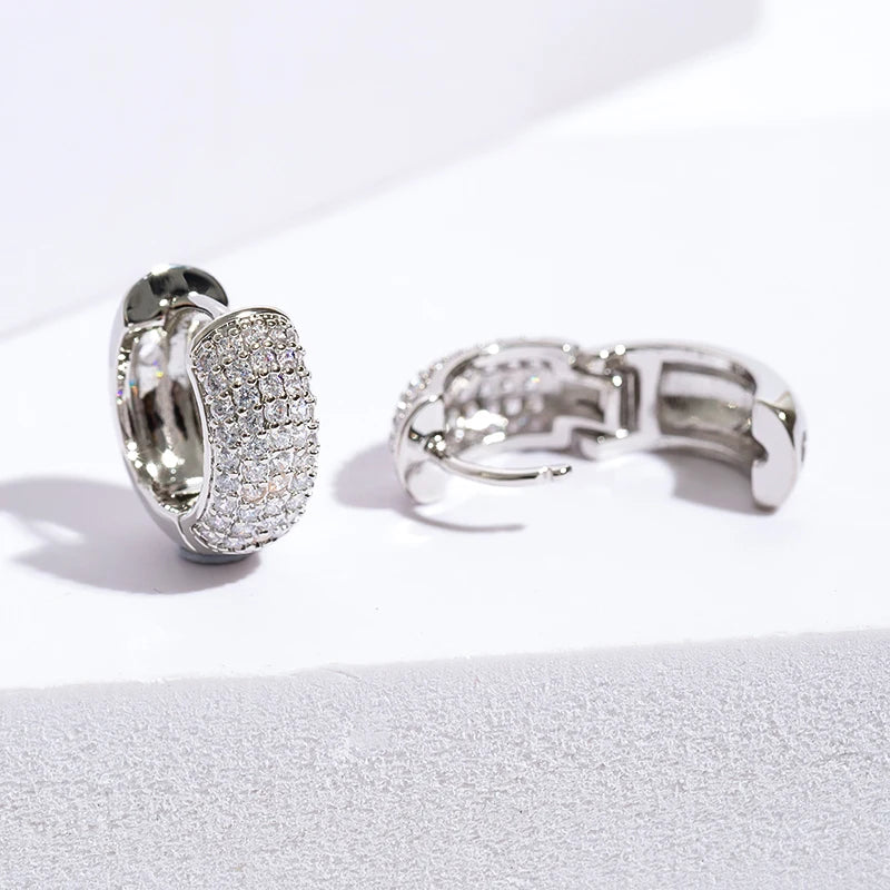 Argola Shine Huggie – Brilho Versátil